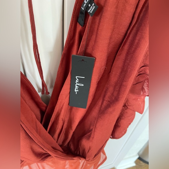 NWT Lulus v neck bodysuit. Size small. - Picture 2 of 12